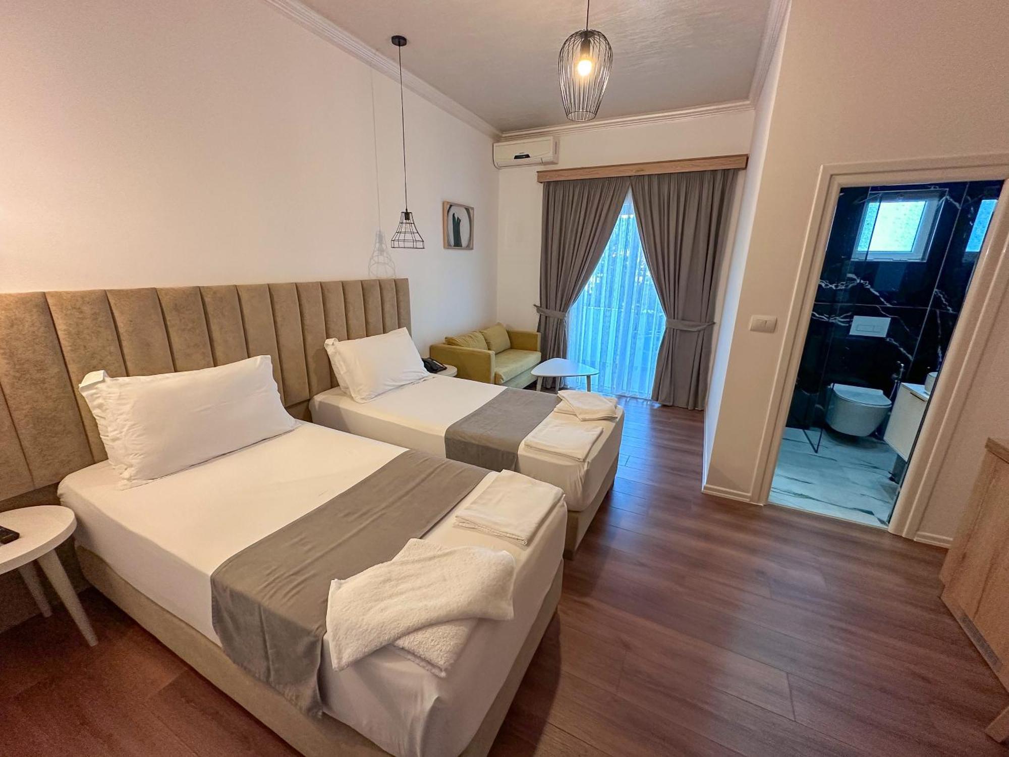 Hotel Murati คซามิล ภายนอก รูปภาพ